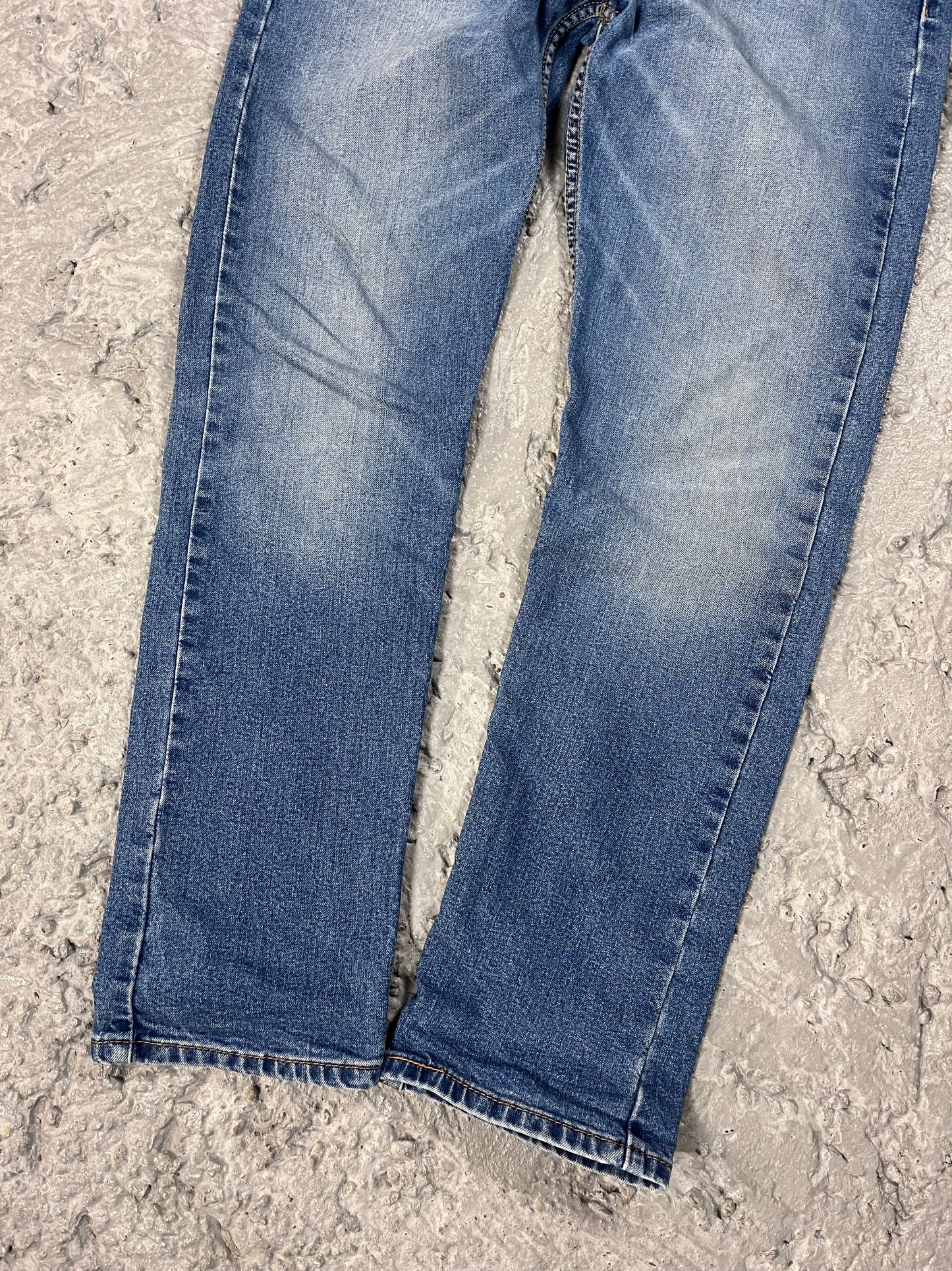 Levi’s 502 jeans
