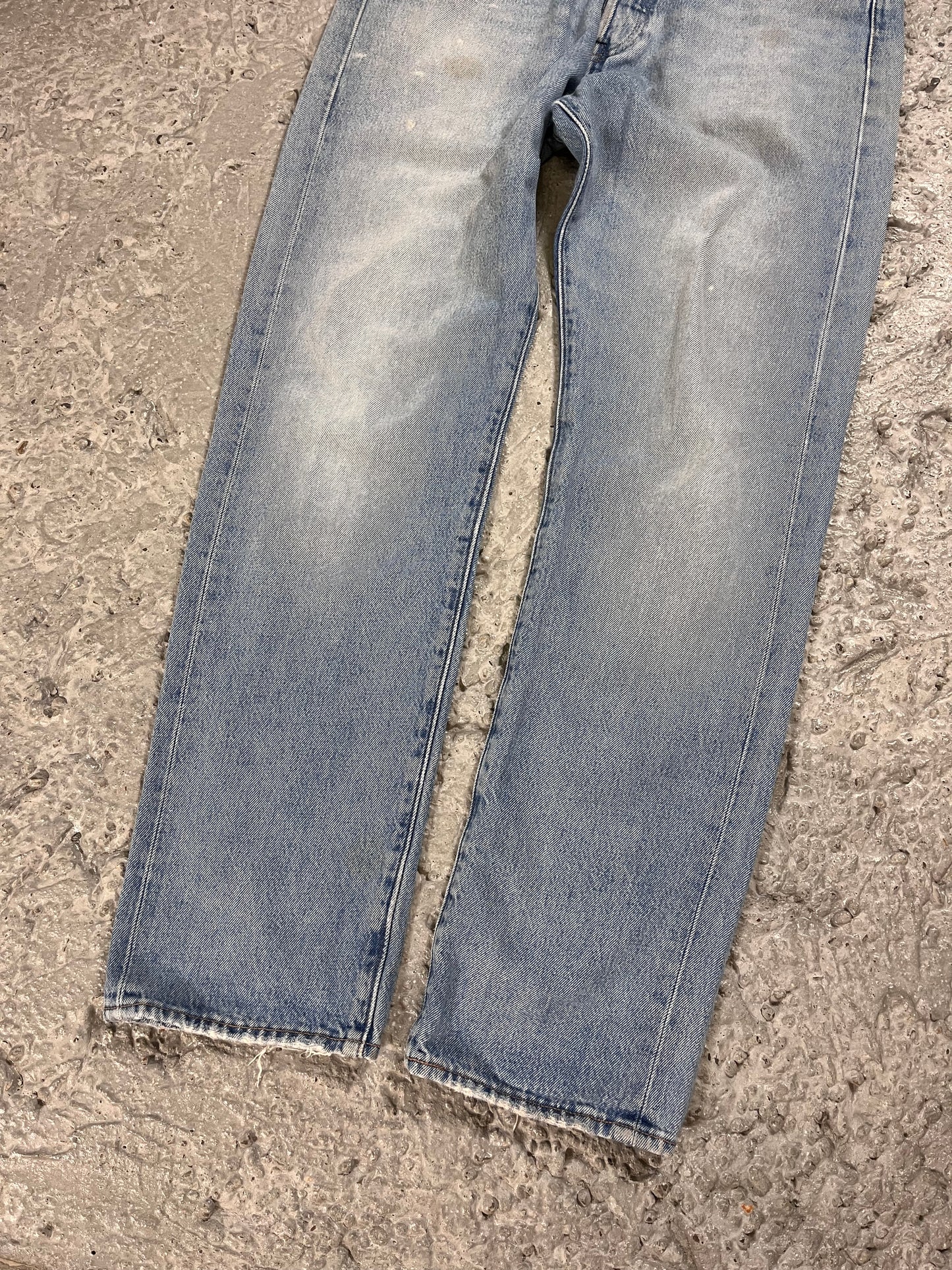 Levi’s blue tab dirty jeans 501